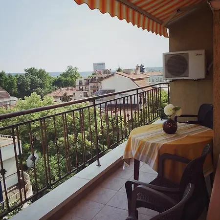 Demetra Sea Garden Apartment *